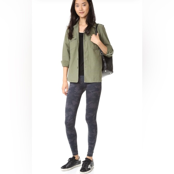 Spanx Black Camouflage Seamless Leggings size M - Picture 9 of 10